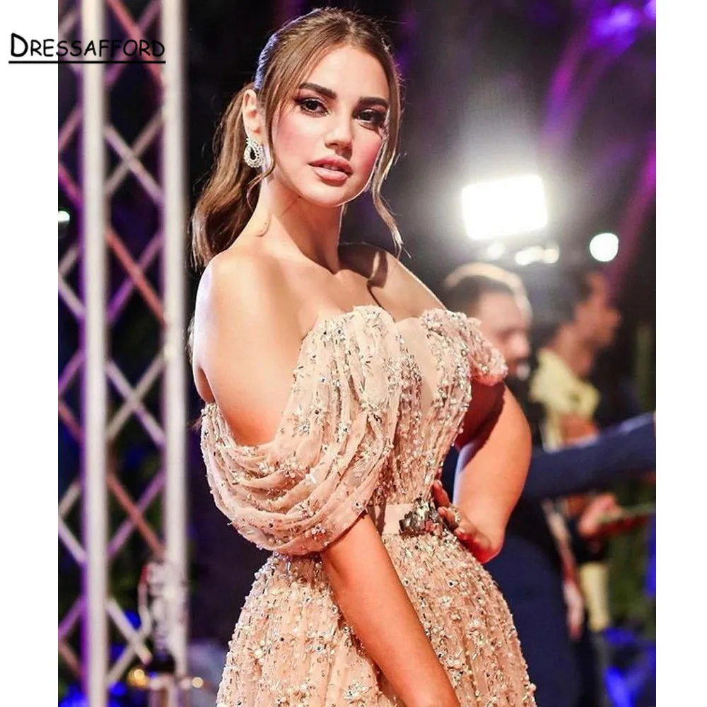Женское вечернее платье цвета шампанского элегантное пикантное с открытыми