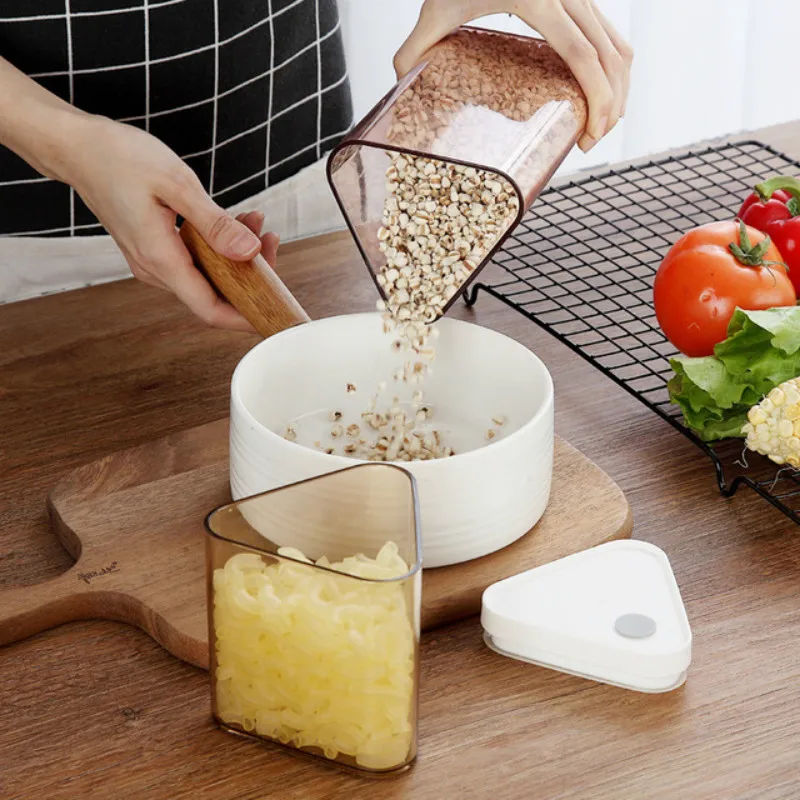 Прозрачные пластиковые герметичные банки в скандинавском стиле с крышкой