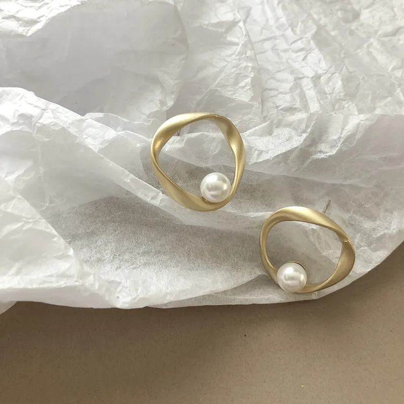 Новое поступление матовые металлические золотые геометрические серьги-гвоздики