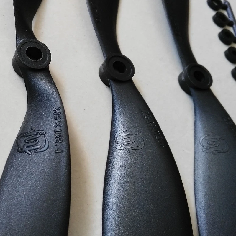 10 шт лот 1147 1080 1047 9047 8060 hy black propeller 2 blade paddle slow props big hole for fixed wings rc aircraft free gl