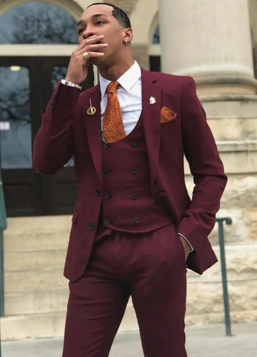 

Dilun Burgundy Groom Tuxedos Notch Lapel Groomsman Wedding 3 Piece Suit Men Business Prom Terno Masculino (Jacket+Pants+Vest)