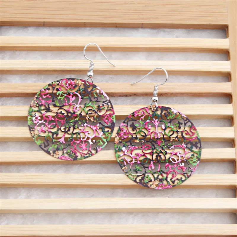 Трендовые красочные круглая филигрань серьги для женщин полый цветок Силуэт