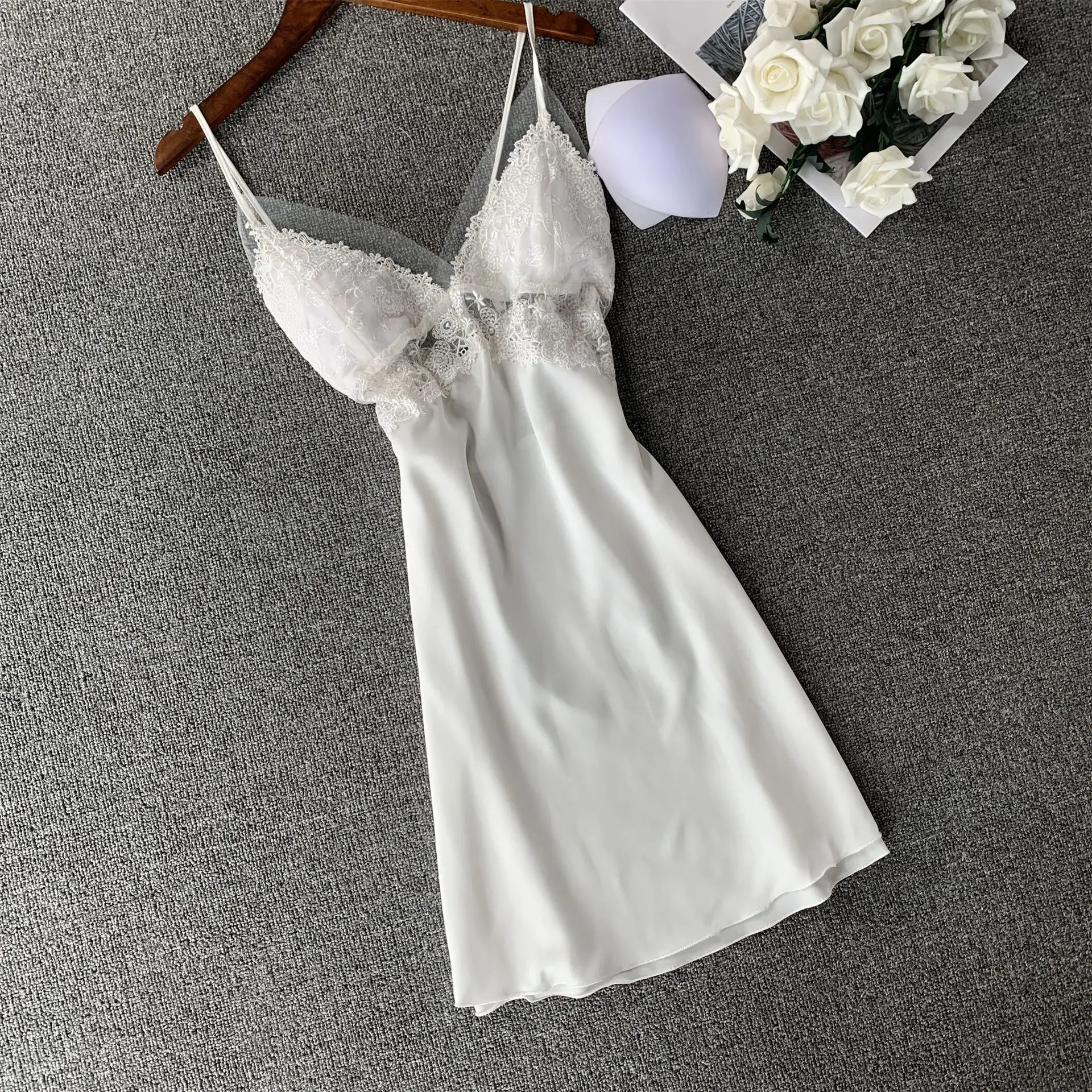 

Женское сексуальное ночное платье с V-образным вырезом, с подкладкой на груди, нижнее белье, соблазнительные ночные рубашки, низкая цена