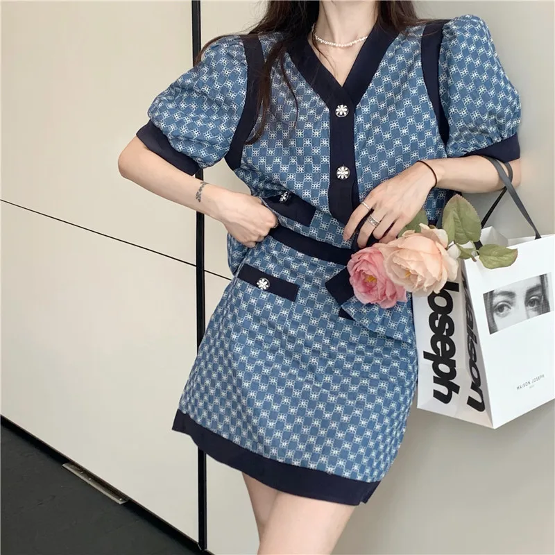 

PLAMTEE 2022 Summer Hot Women Blue Suit V-Neck Single-Breasted Embroidery Casual Shirt Fashion All Match High-Waist Slim Skirt
