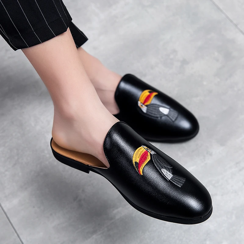 

2021 New Summer Leather Mule Masculino Loafers Slippers for Male Black Half Shoes for Men Mens Casual Shoes Slip On Flats Mules