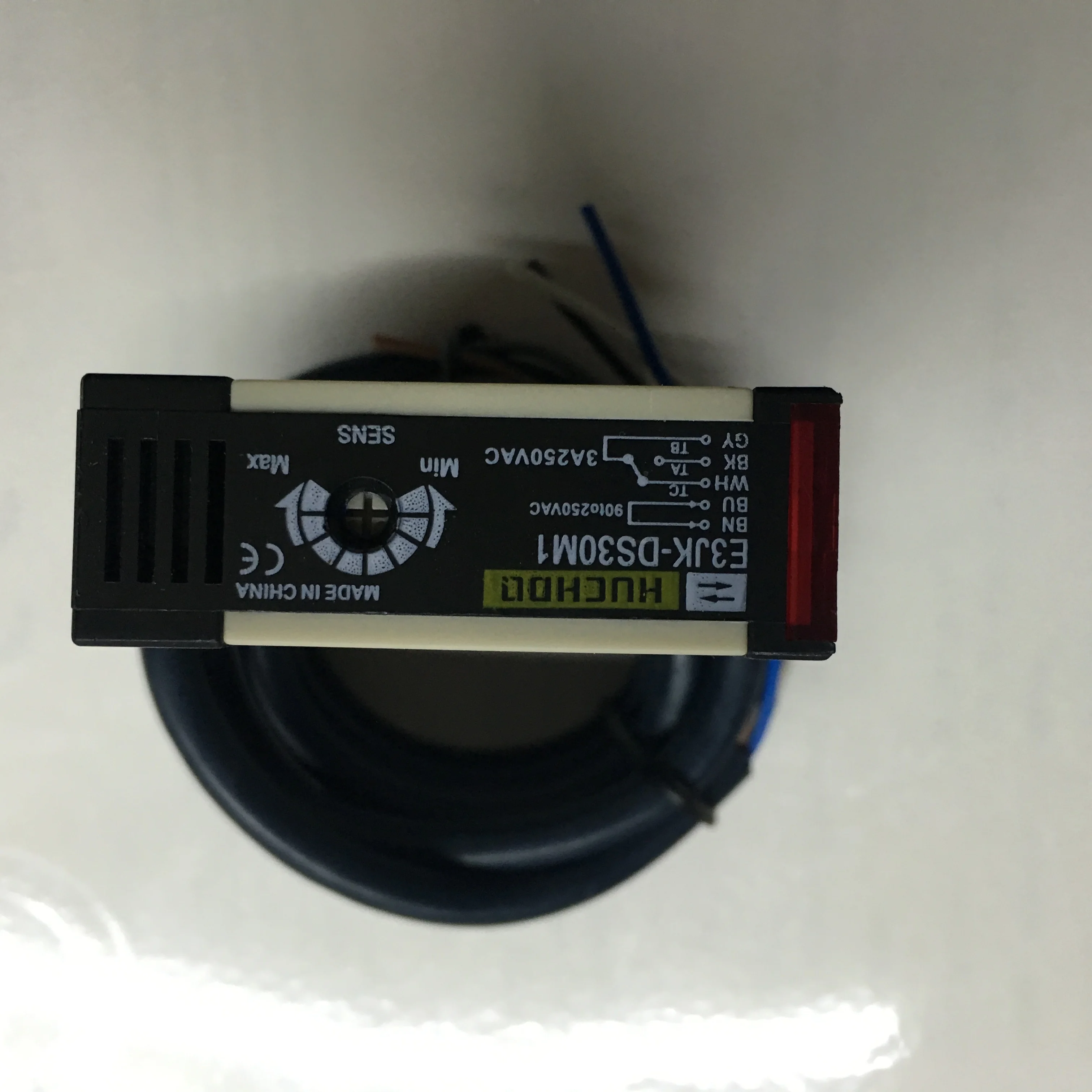 Диффузный фотоэлектрический выключатель датчика E3JK-DS30M1 90-250VAC 12-24VDC, 12-240VDC 24-240VAC