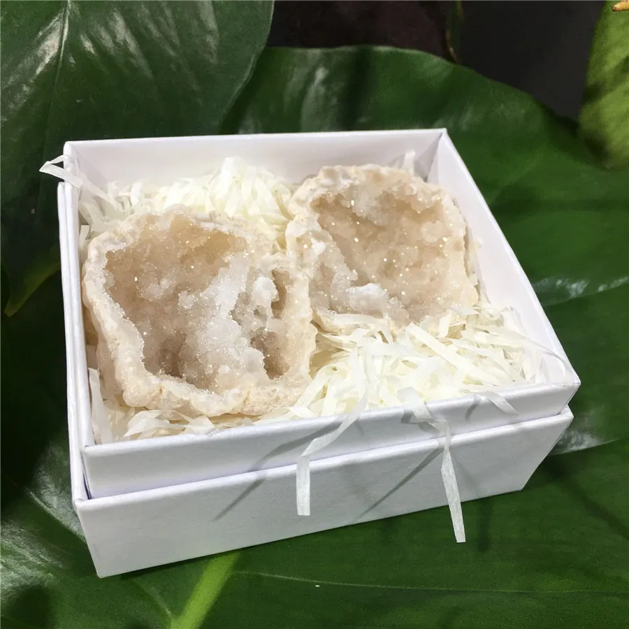 

Натуральный белый кристаллический кластер в виде пещеры, минеральный магнитный камень, точечный лечебный камень, подарок для украшения дом...