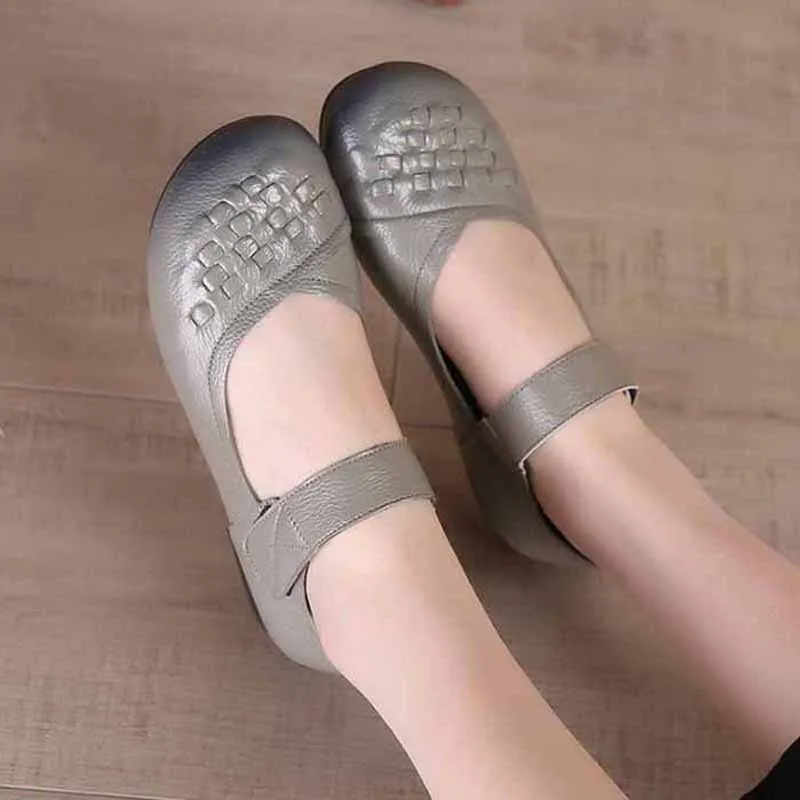 Туфли женские из натуральной кожи удобные лоферы плоская подошва без застежки