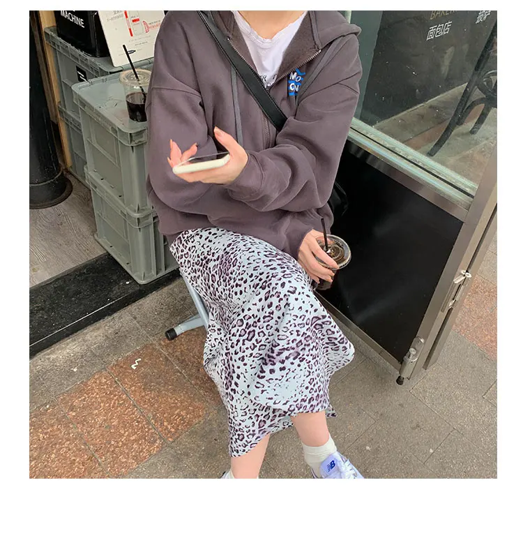 

Autumn and winter Korean style loose zipper printing plus velvet thick hooded sweatshirt women