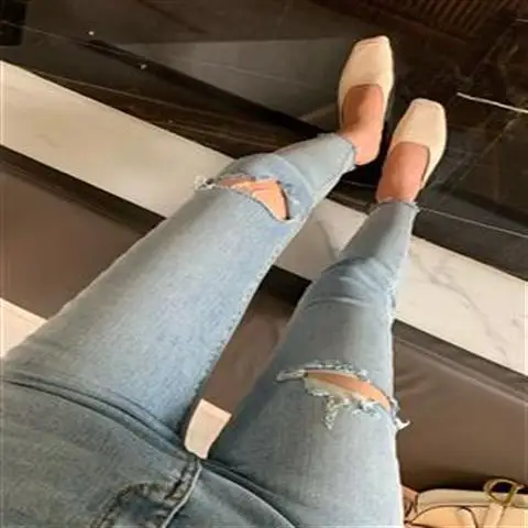 

Hole jeans female spring and summer Korean student light blue high waist slim stretch tight cropped pants