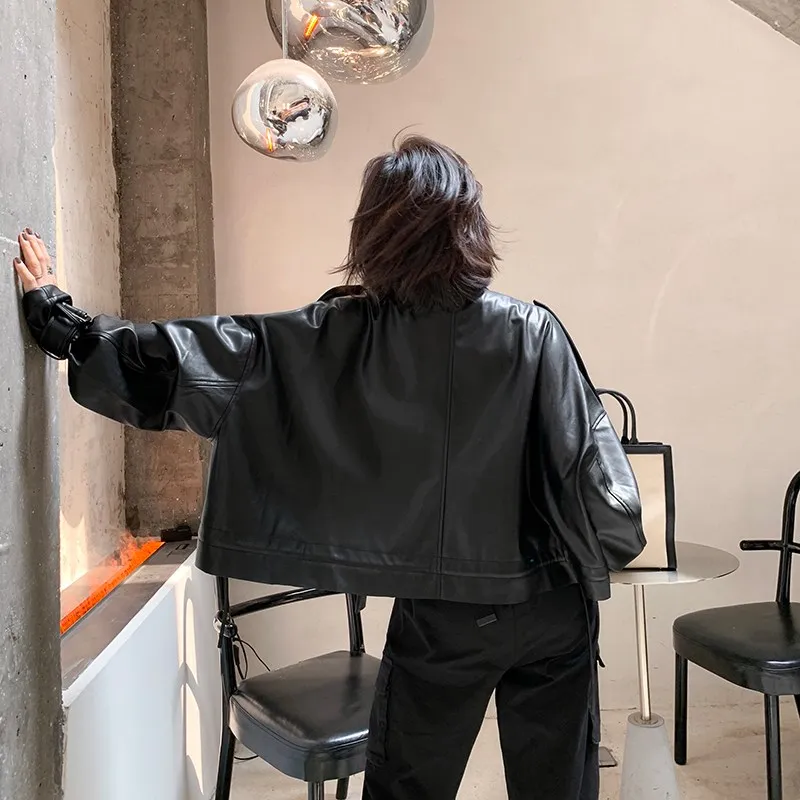 

ZCWXM Spring Short Coat Women Big Pocket Loose Design BF MotoBike Zipper Puff Sleeve Chic Lady Black Pu Leather Jacket