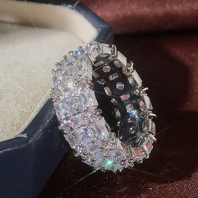 Женское кольцо из серебра 925 пробы с фианитом|Кольца| |