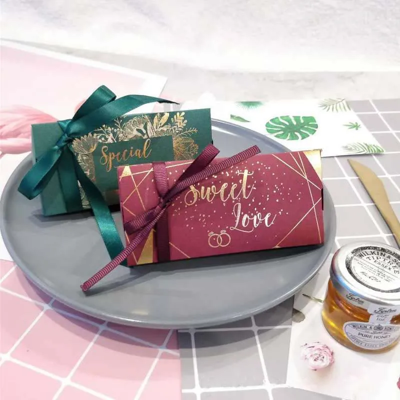 

50pcs/Lot New Paper Candy Box Wedding Gift Boxes for Guests Wedding Favors and Gifts Chocolate Box Party Supplier Decoration