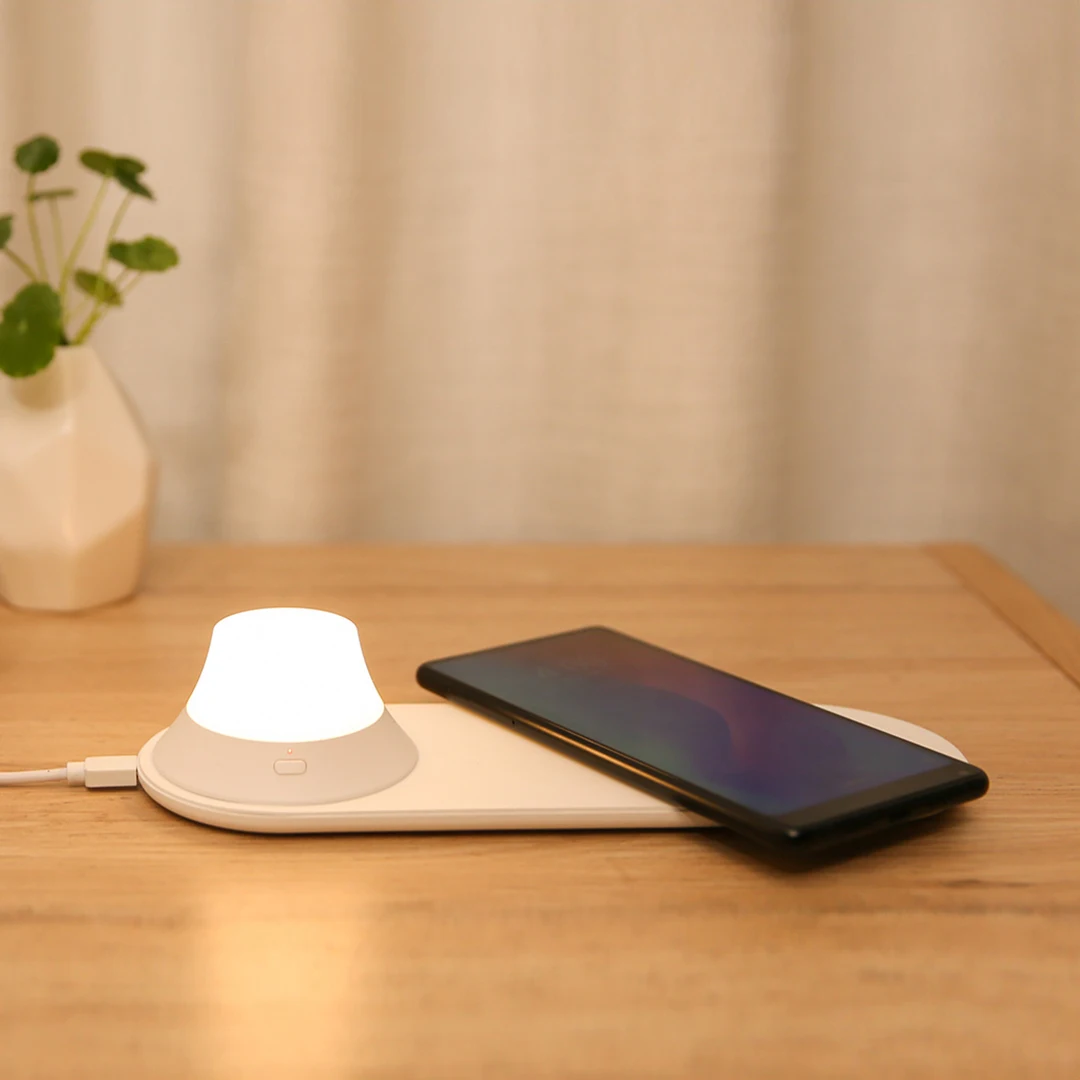 Yeelight Wireless Charging Nightlight Quick Charge Ночник с беспроводной зарядкой Беспроводная зарядка