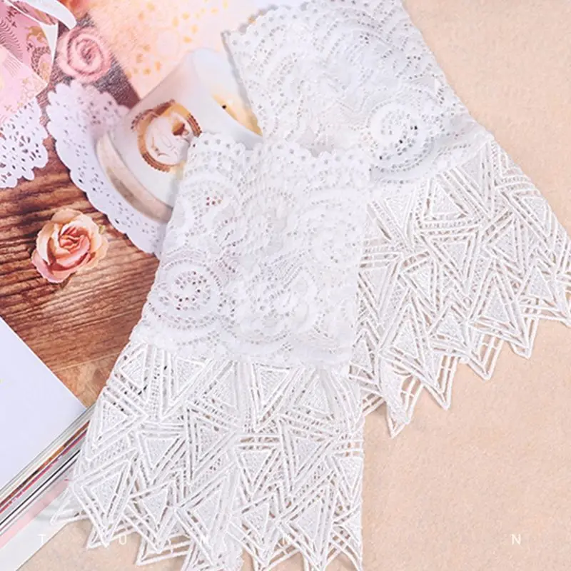 

Women Hollow Out Embroidery Triangle Lace Horn Cuff Sunscreen Fake Sleeve Gloves