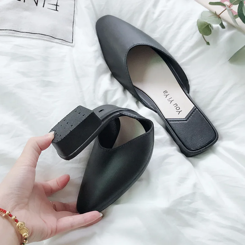 2020 summer new fashion wild slippers women wear low heel Baotou sandals women flat chic beach shoes women's shoes tide