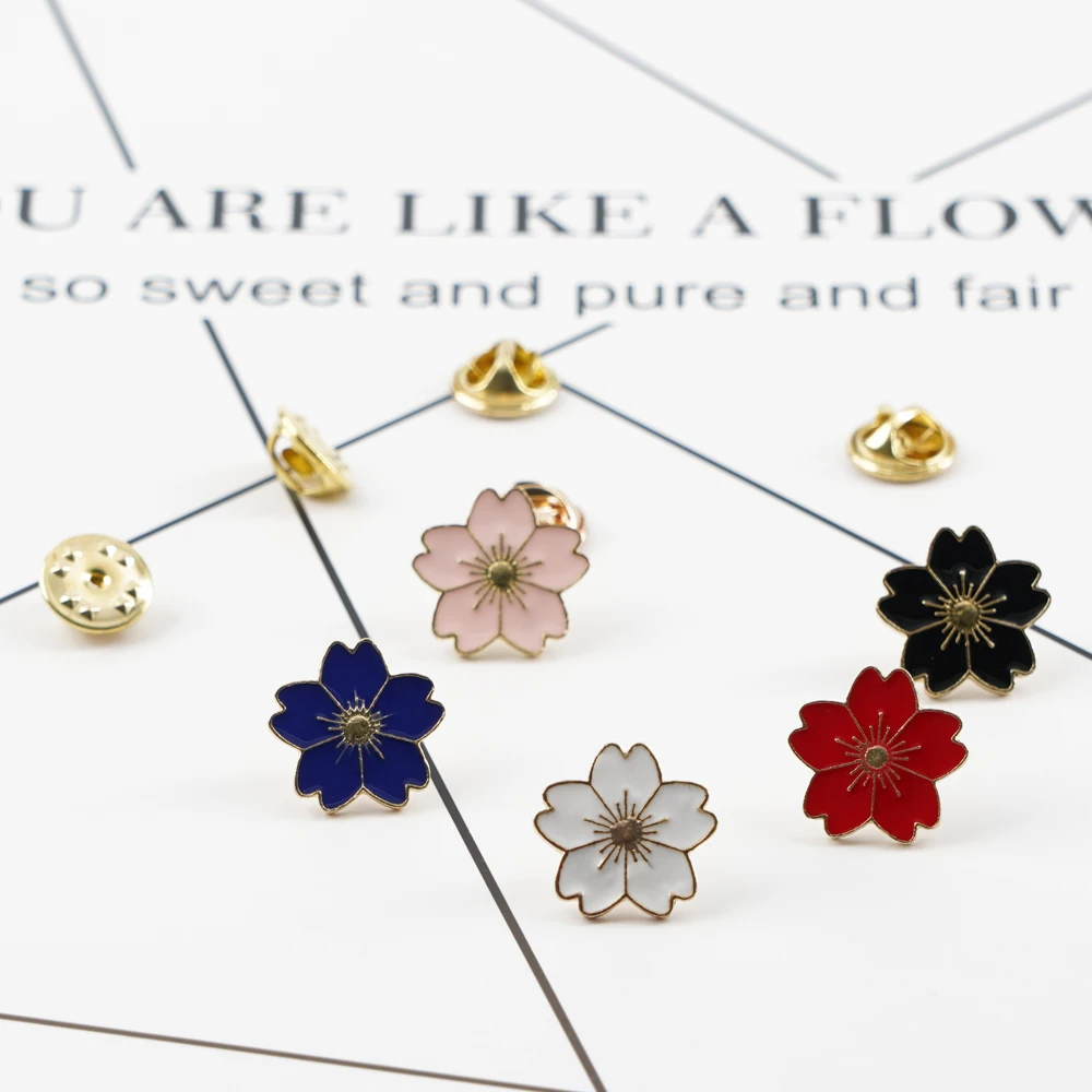 Стильная футболка с изображением персонажей видеоигр брошь по мотивам аниме