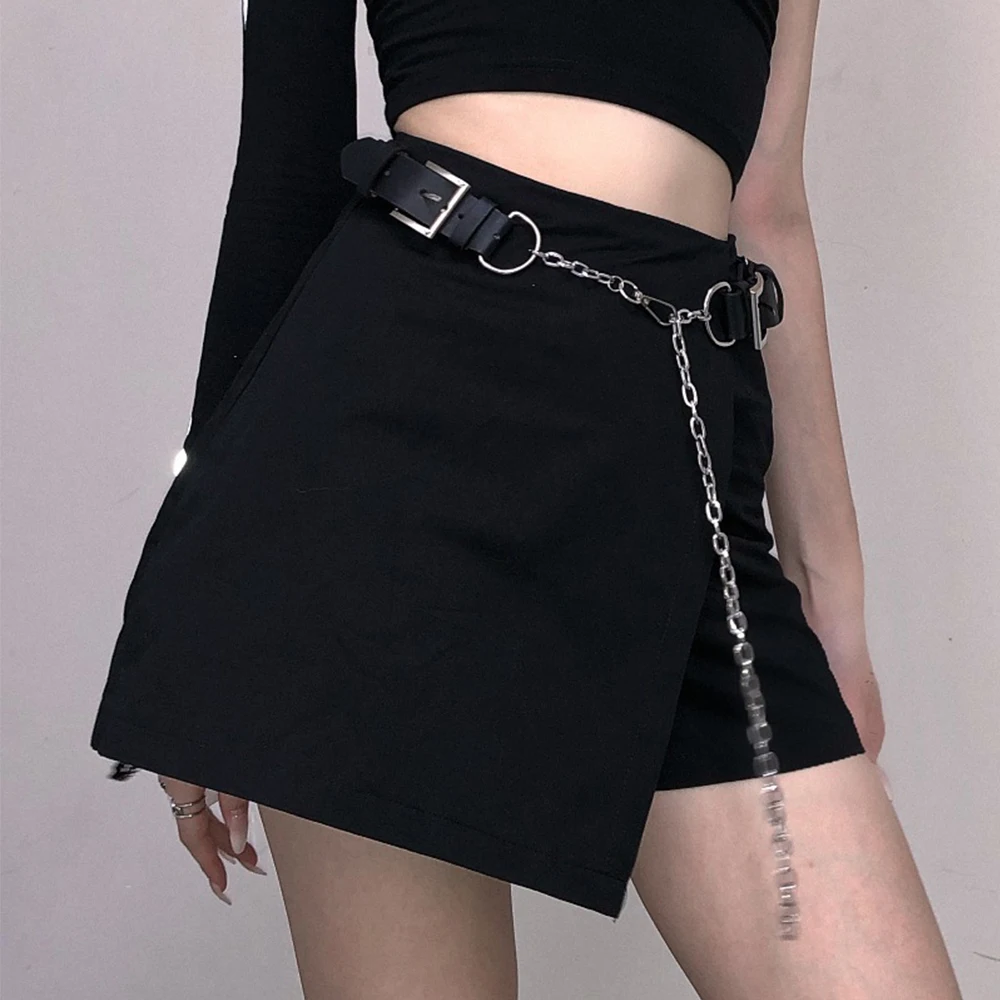 

Dark Icon Irregular Hemline Black Shorts Skirt with Chain Street Fashion Girl Shorts