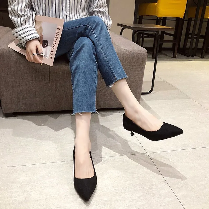 

Small CK single shoes women's shallow mouth low heel commuting thick heel middle heel shoes black pointed soft soled women's sho