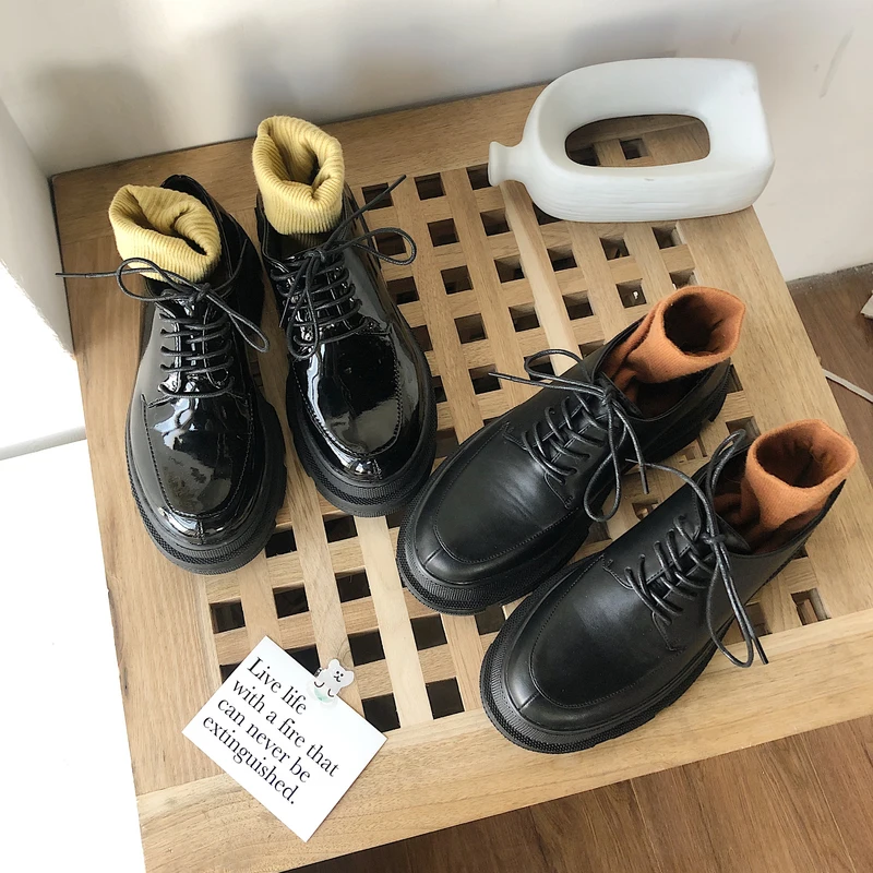 

2020 Round head small shoes female version of the wild wind new leather single shoes tide women luxury shoes W30-12