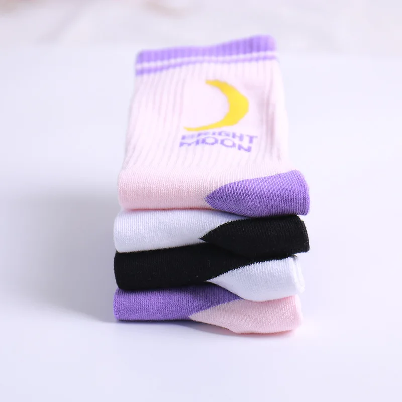

Q 2021 Couple Socks Fashion Moon Letter Long Crew Socks Stripe Elastic Breathable Sports Casual Socks Women Men Hip Hop Harajuku