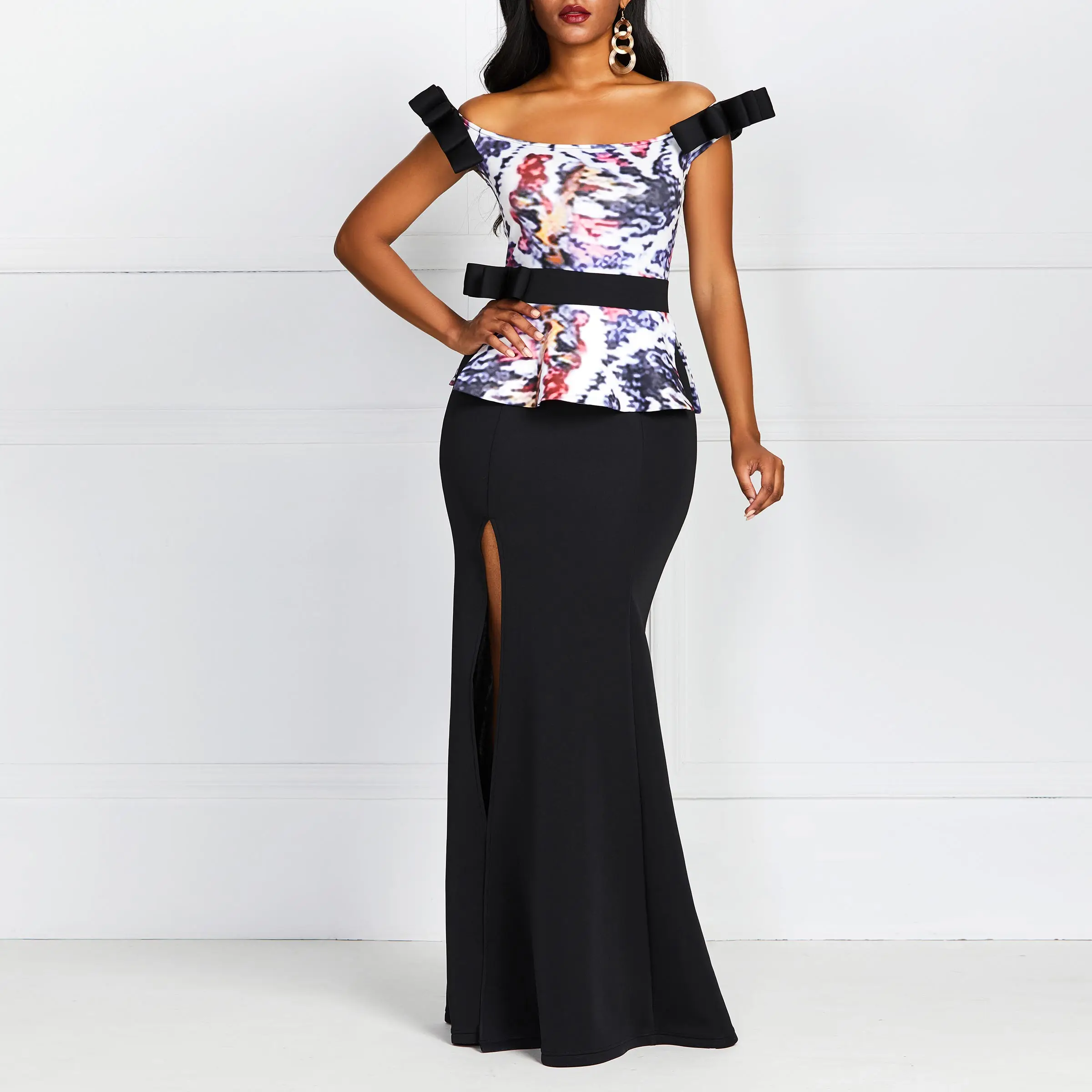 Женское вечернее платье с открытыми плечами элегантное открытой спиной и