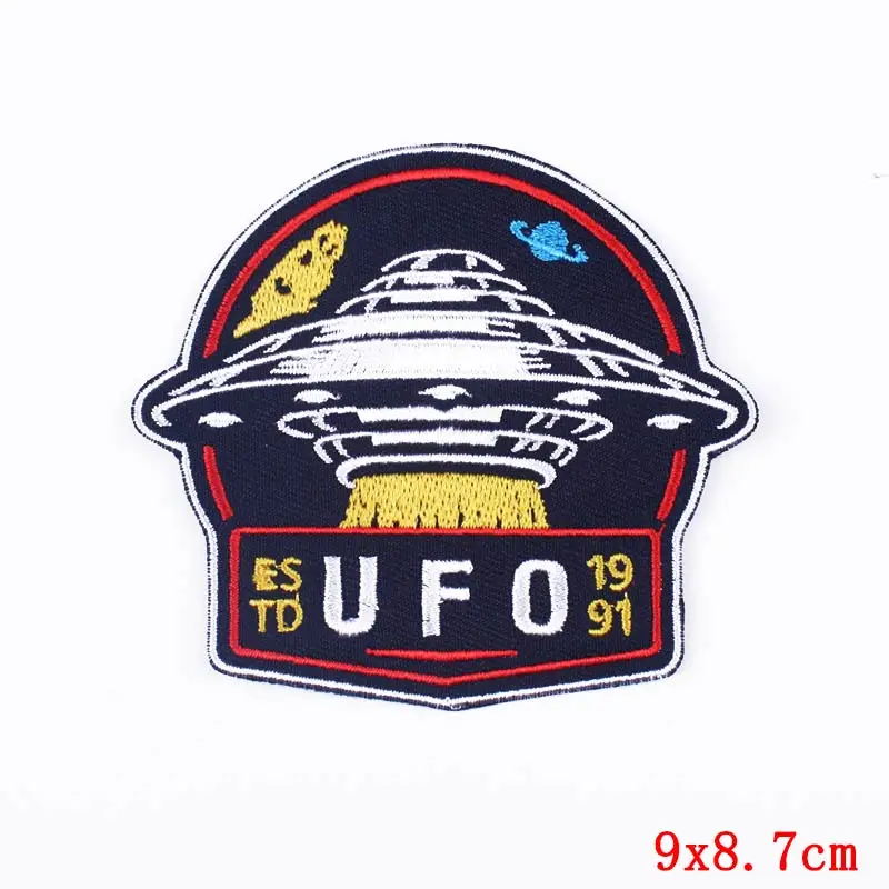 PE4641CT Pulaqi космический инопланетянин патч стикер значки вышитые нашивки для одежды Аппликации полосы мультфильм нашивки ткань аксессуары - Цвет: PE4641CT