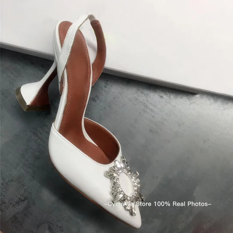 Женские босоножки на высоком каблуке с острым носком золотистые кожаные