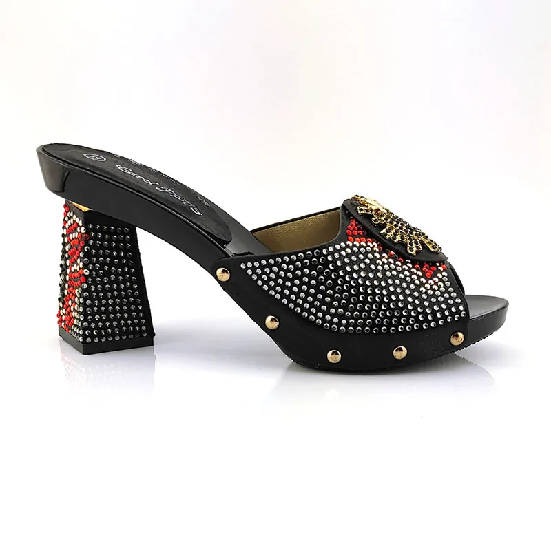 Новое поступление комплект из обуви и сумки черного цвета в итальянском стиле на