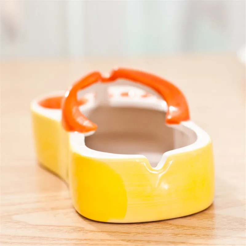 NEWYEARNEW 1piece Personality Ceramic Ashtray Feet Home Furnishings Decoration Boyfriend Gift | Дом и сад