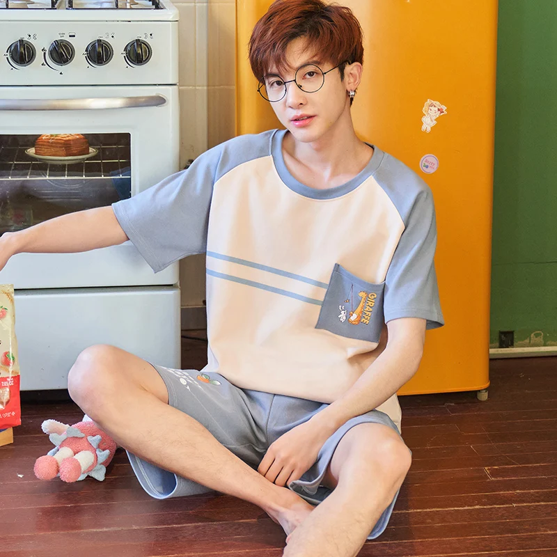 

Пижама мужская хлопковая с коротким рукавом, Повседневная Свободная Домашняя одежда, корейская мода, пэчворк, мультяшный жираф, синяя Пижам...