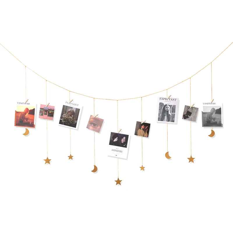 Витрина для фотографий деревянная гирлянда со звездами фазой Луны и цепочками