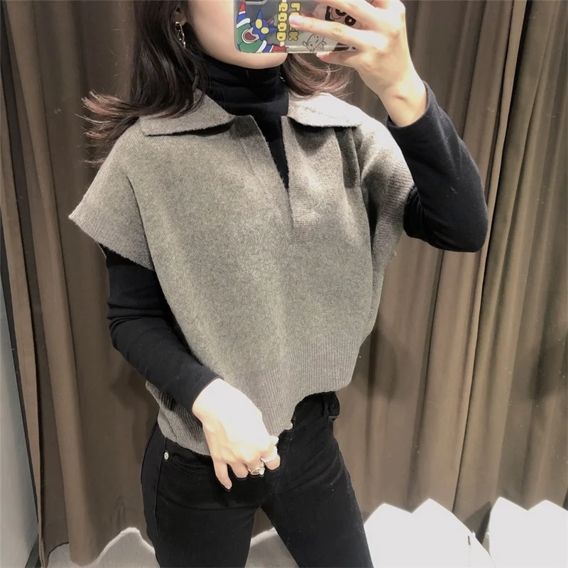 

Women 2021 Fashion With Buttons Cropped Knitted Sweater Vintage Lapel Collar Sleeveless Female Pullovers Chic Tops