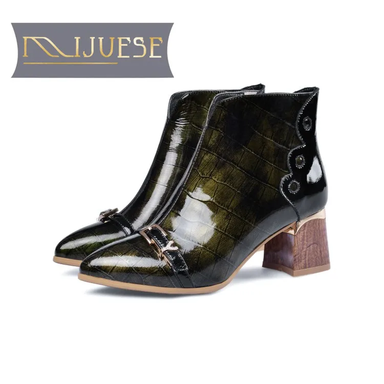 MLJUESE/женские ботильоны из коровьей кожи Зимние короткие плюшевые ботинки на