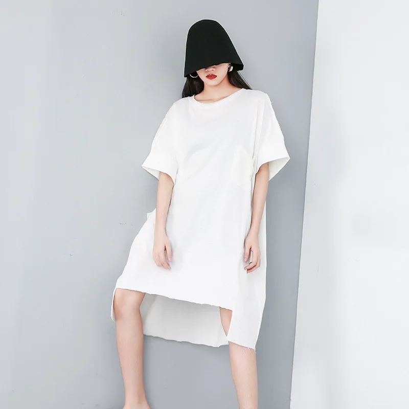 Женское асимметричное платье большого размера с круглым вырезом и коротким
