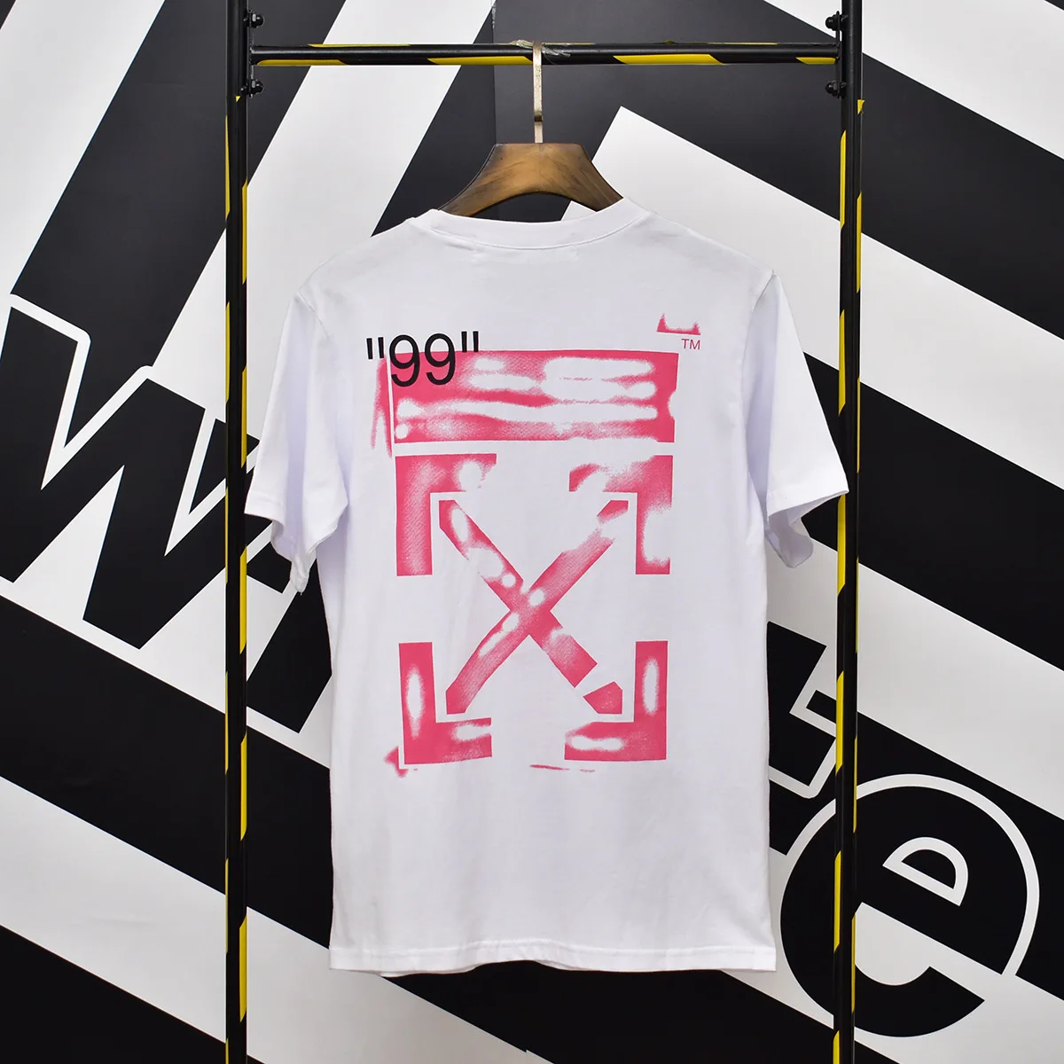 

Fashion brand hip hop Street 99 pink arrow graffiti rendering splash ink basic short sleeve T-shirt couple