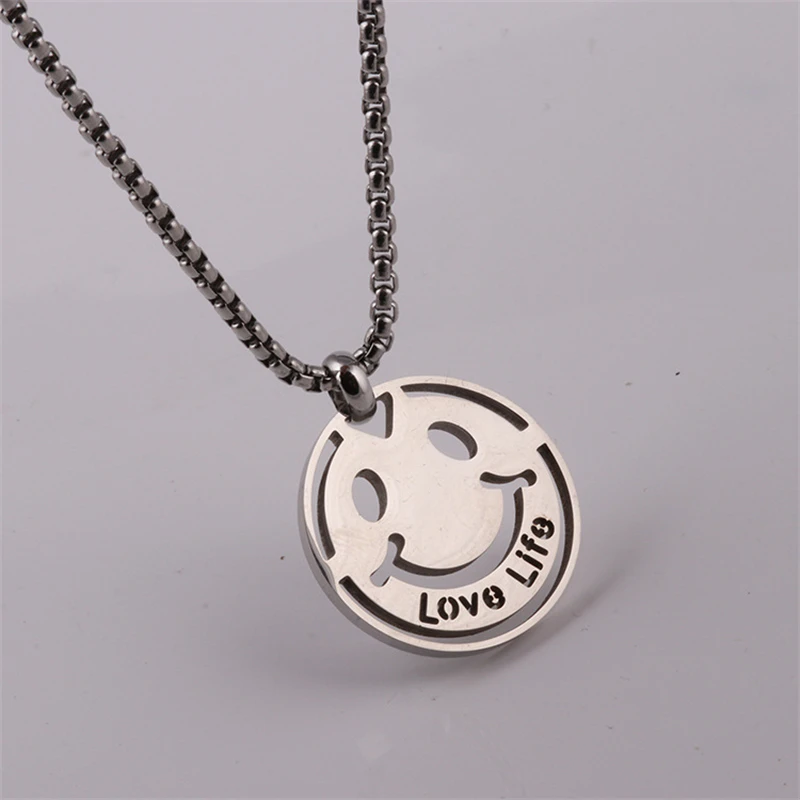 

Trend Hip Hop Simple Smiley Pendant Necklace Creative Personality Ins Wind Couple Clavicle Chain Personality Couple Jewelry Gift