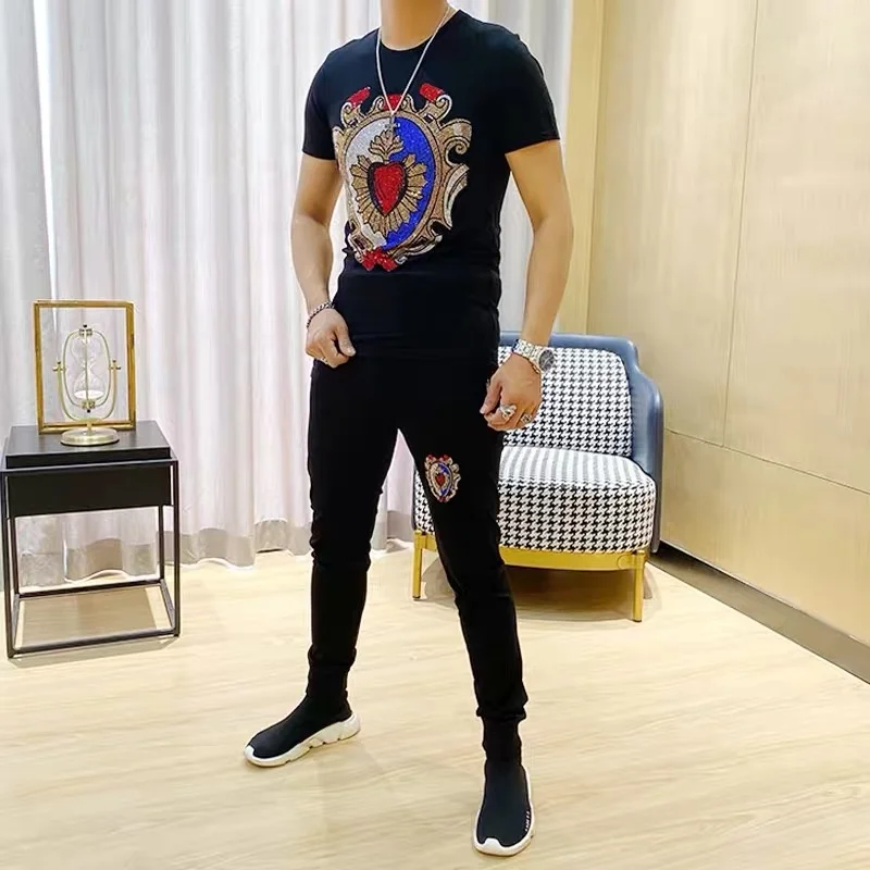 

New 2020 best selling men's sportswear hot drilling party personality pattern breathable sportswear men's two-piece set