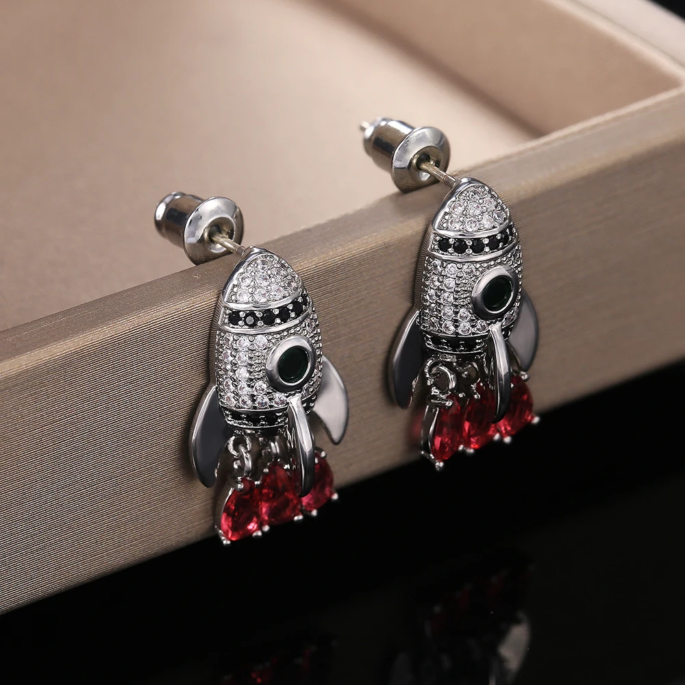 Серьги Huitan New Drop Shipping Rocket Design Novel Women с красным водяным бахромой, модный подарок, модные серьги.