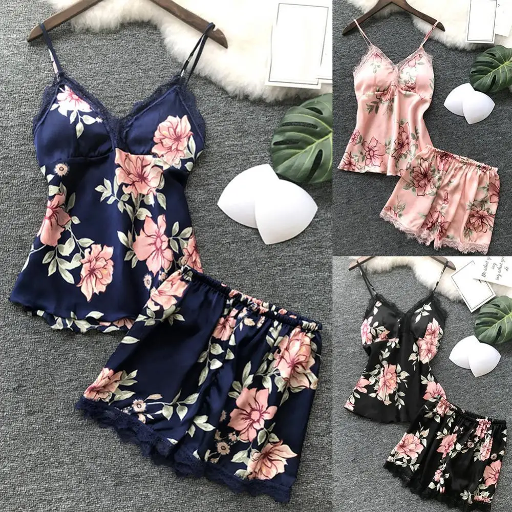 

Summer ladies pajamas two-piece floral leaf print ladies pajamas set with padded camisole lace trim elastic shorts at home