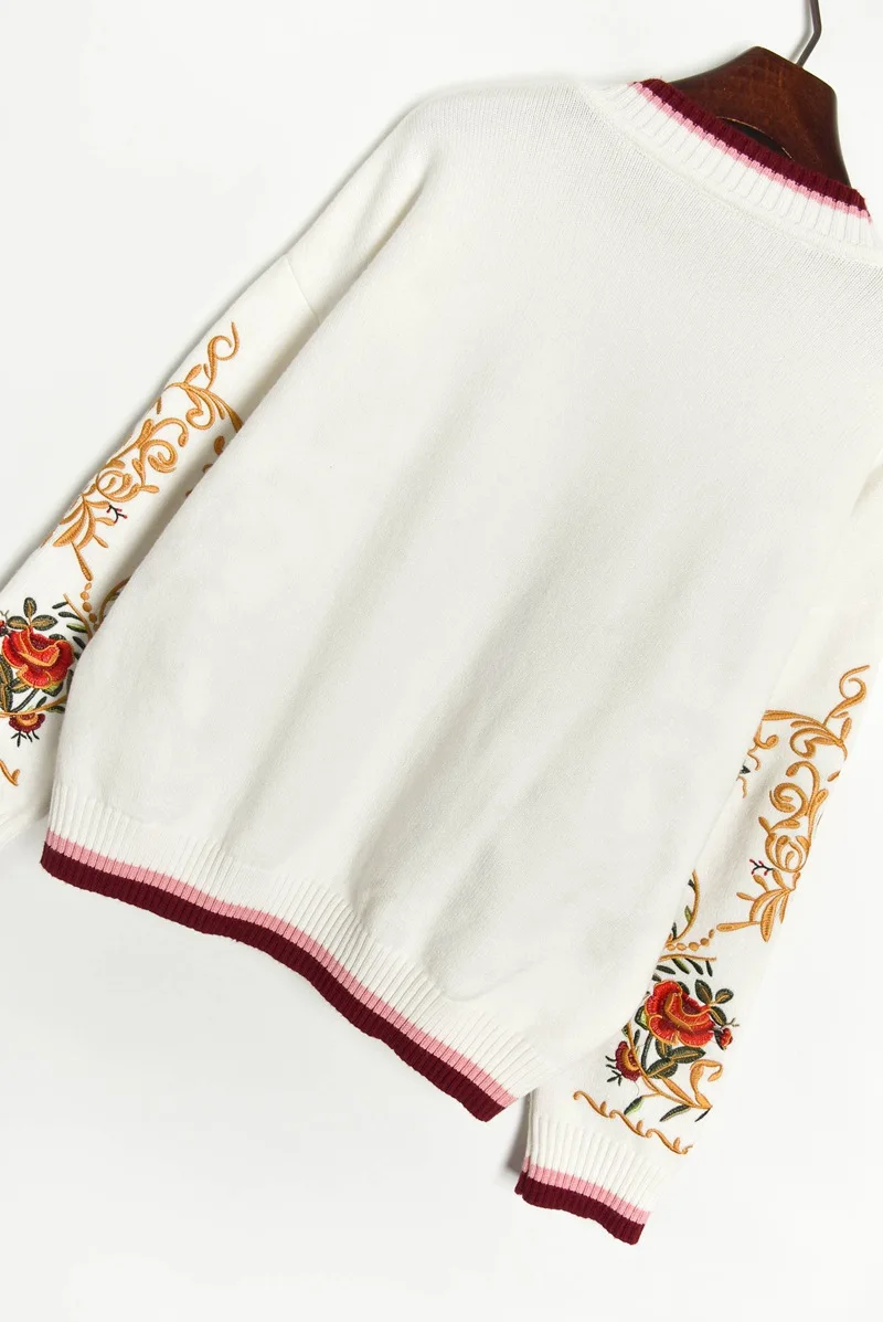 

New 2020 Women Autumn Pullover O-neck Female Luxury Embroidery Floral Casual High Street Knitted Fashion Loose White Sweater