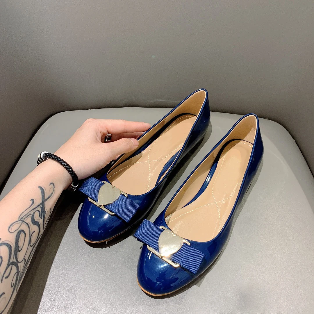 Женские туфли-лодочки из лакированной кожи дизайнерские туфли с металлическим