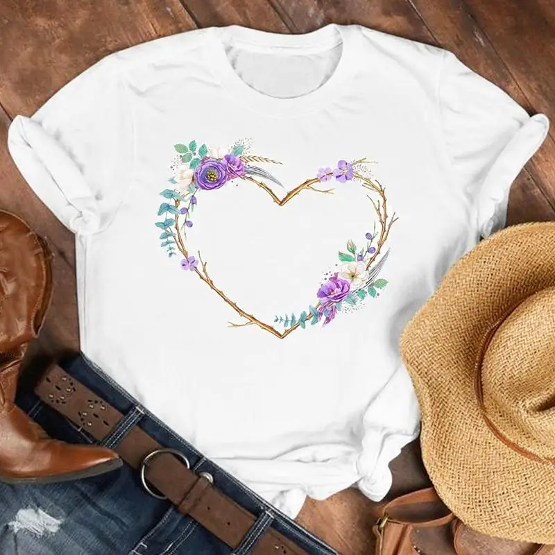 

Женская футболка с коротким рукавом, круглым вырезом и графическим принтом