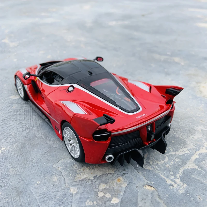 Модель автомобиля Bburago Ferrari FXXK rad из сплава 1:24|Наземный транспорт| |