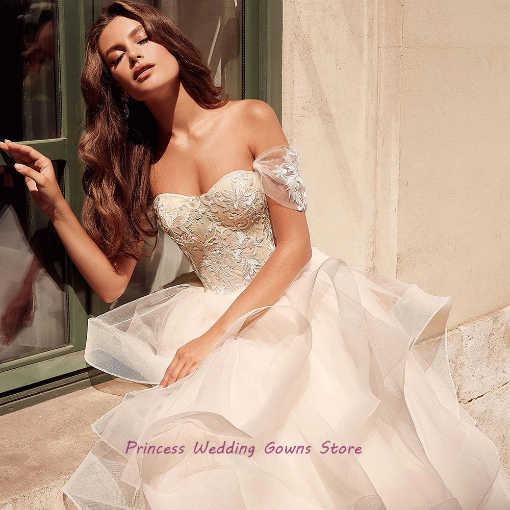 

2021 Princess Wedding Dresses Tiered Sweetheart Off Shoulder Lace Embroidery Backless Bridal Gown