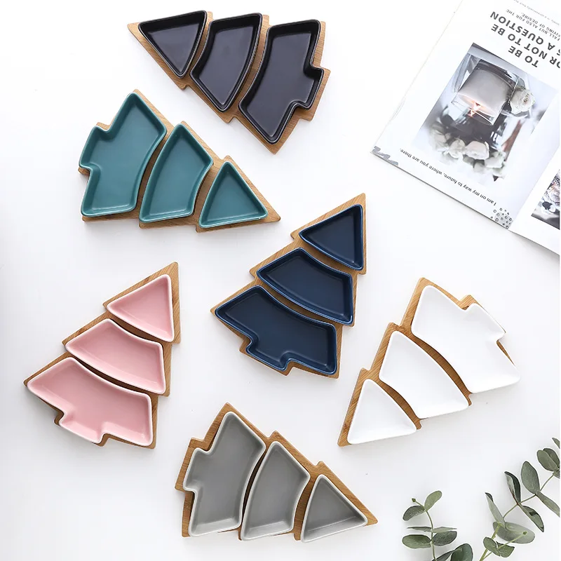

Ceramic Christmas Tree Snack Plate Porcelain Tree-shaped Dessert Candy Fruit Grid Platter With Bamboo Base Christmas Friend Gift