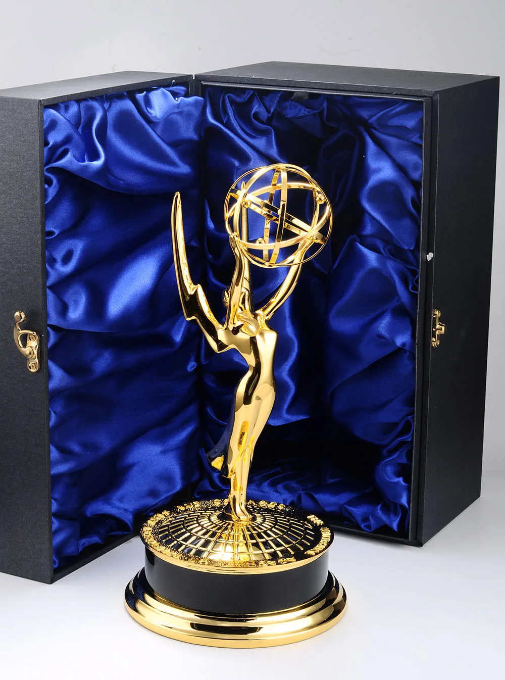 

Creative Zinc Alloy 1:1 28CM 39cmMetal Emmy Trophy Emmy trophy Academy Award of Merit Free engrave Christmas Souvenirs gift