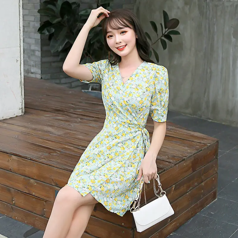 

Summer 2021 new super Sensen series slim waist V-neck floral one piece swing Short Sleeve Dress