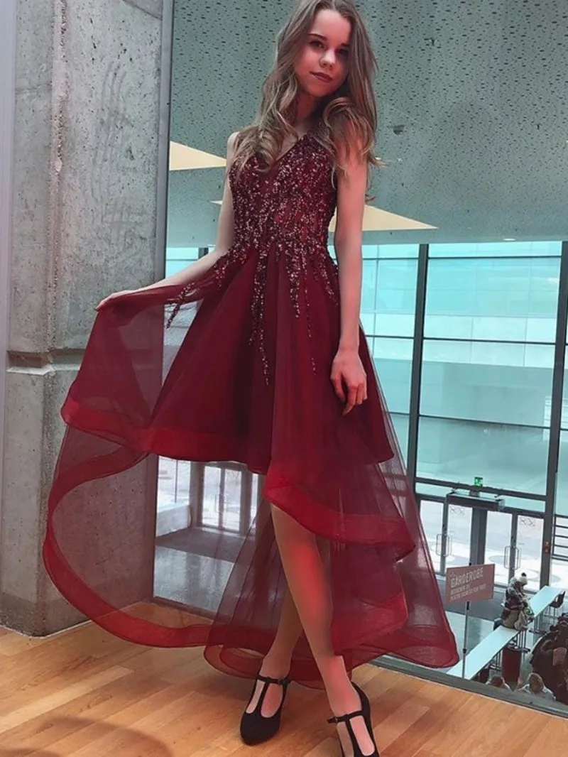 

Burgundy Prom Dresses High Low V-Neck Beaded with Rhinestones Short Front Long Back Girl Party Dress for Graduation Gowns 2020