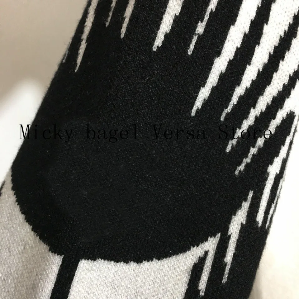 

2021 luxury design Kirin arm printing fashion women's long sleeve Pullover temperament round neck versatile knitting sweater